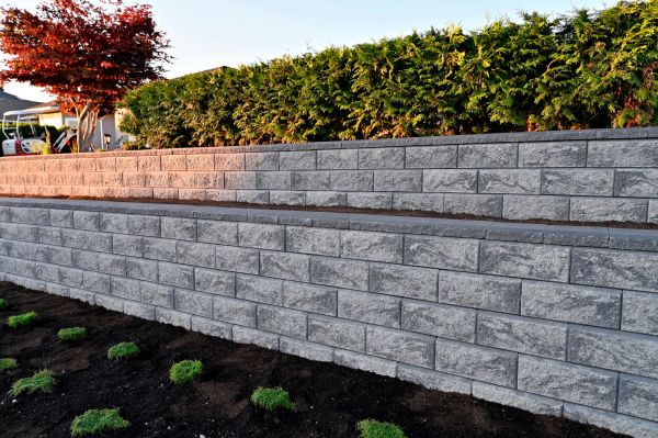 Cost of Concrete Retaining Wall Installation in Des Moines