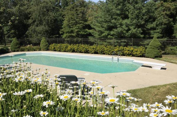 Cost of Concrete Deck Installation in Des Moines