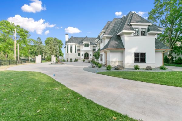 Cost of Concrete Driveway Installation in Des Moines
