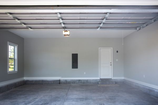 Cost of Garage Floor Installation in Des Moines