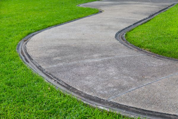 Cost of Concrete Sidewalk Construction in Des Moines