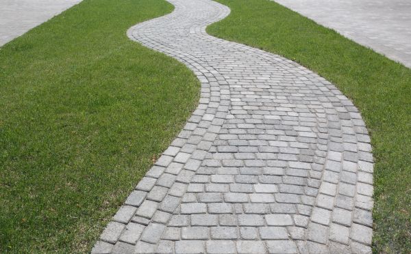 Cost of Walkway Paving in Des Moines