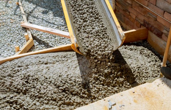 Cost of Cement Walkway Pouring in Des Moines