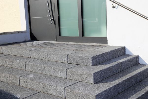 Cost of Custom Steps Installation in Des Moines