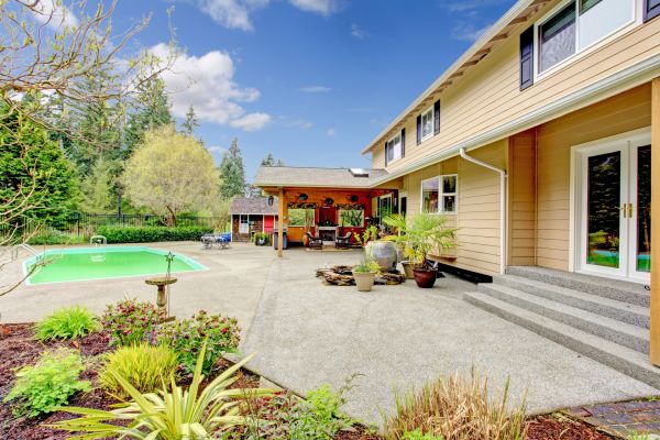 Cost of Pool Area Concreting in Des Moines